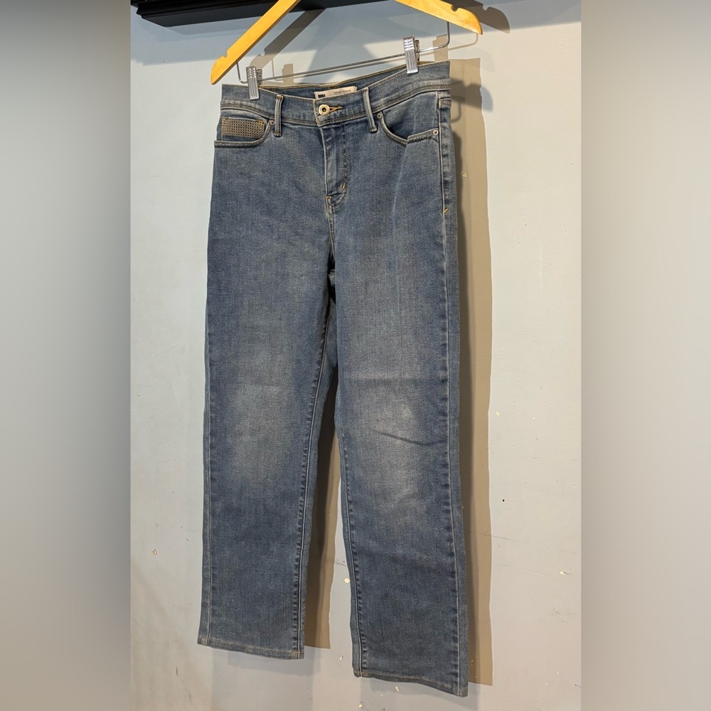 Levi’s‎ Women's 512 Perfectly Slimming Straight Leg Jeans
Size 30